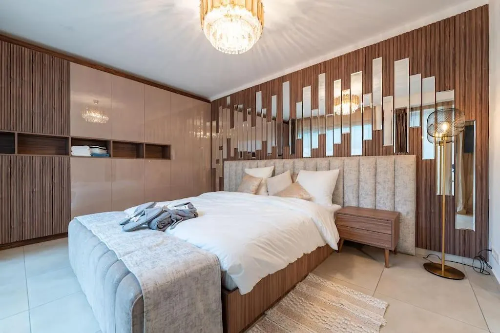 Luxueux Appartement 5 Chambre-Verifiez Le Numero Sur Les Images Brussels Apartment